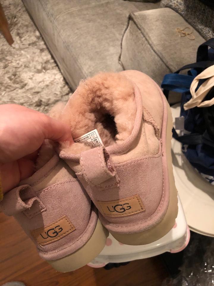 UGG Boots rosa Classic Ultra Mini NP: 170€ Gr.40 kurz modern in Hamburg