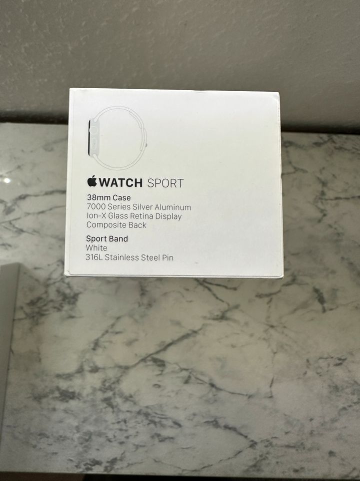 Apple Watch 38mm Case Silber/ white mit Sport Band weiß in Aschaffenburg