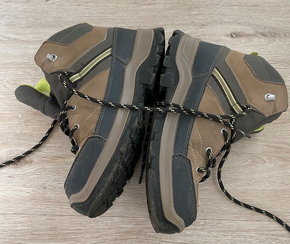 Wanderschuhe Quechua/Deacthlon, Gr. 38 in Neuenhagen