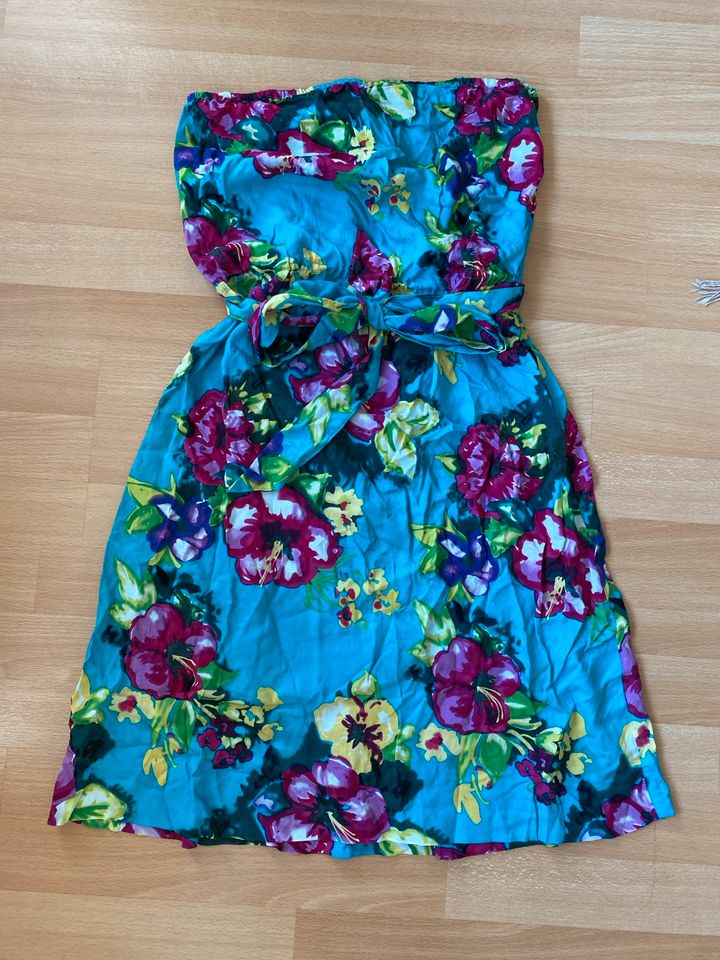 H&M Kleid Türkis Blumen 38 in Brühl