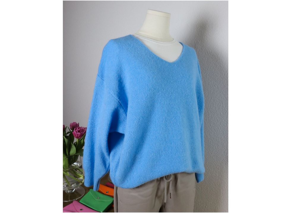 Pullover Alpaka Wolle Damen Blau V-Ausschnitt Mega weich ONESIZE in  Nordrhein-Westfalen - Krefeld | eBay Kleinanzeigen ist jetzt Kleinanzeigen