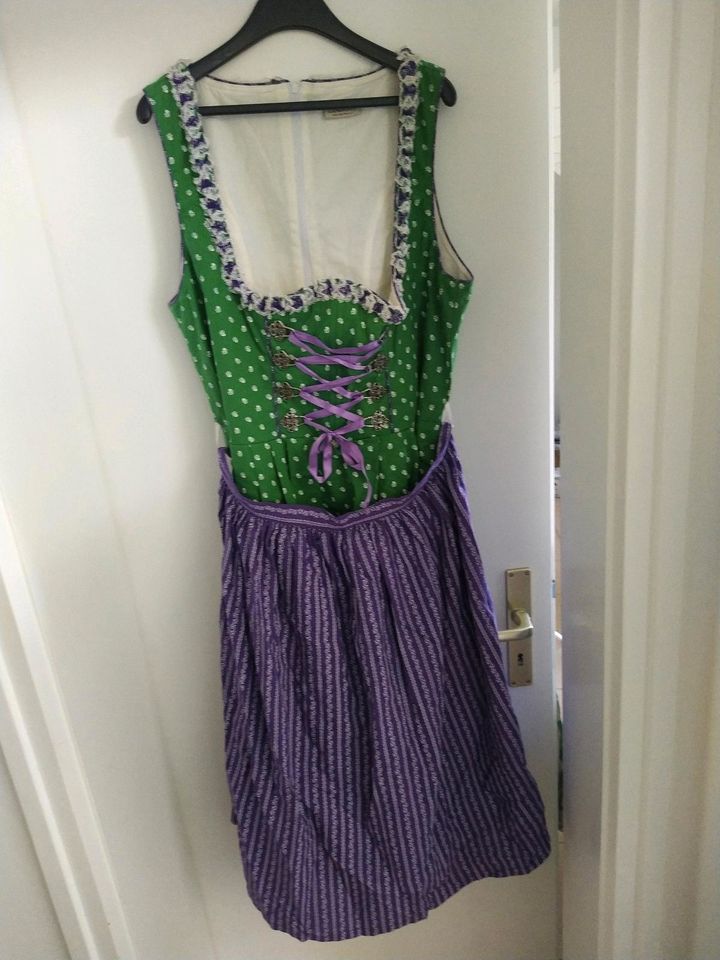 Dirndl+Bluse Gr. 48 in München