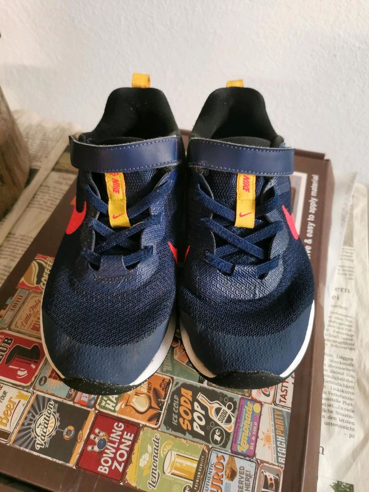 Turn und Laufschuhe NIKE Gr. 32 in Hengersberg