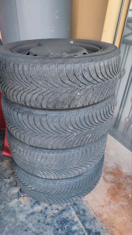 Winterräder Winterreifen Satz 205 55 R16 Michelin Alpin 5 in Eppendorf