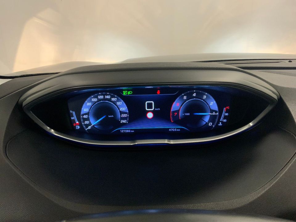 Peugeot 3008 Allure PDC AHK CarPlay Temp Massage Keyless in Handewitt