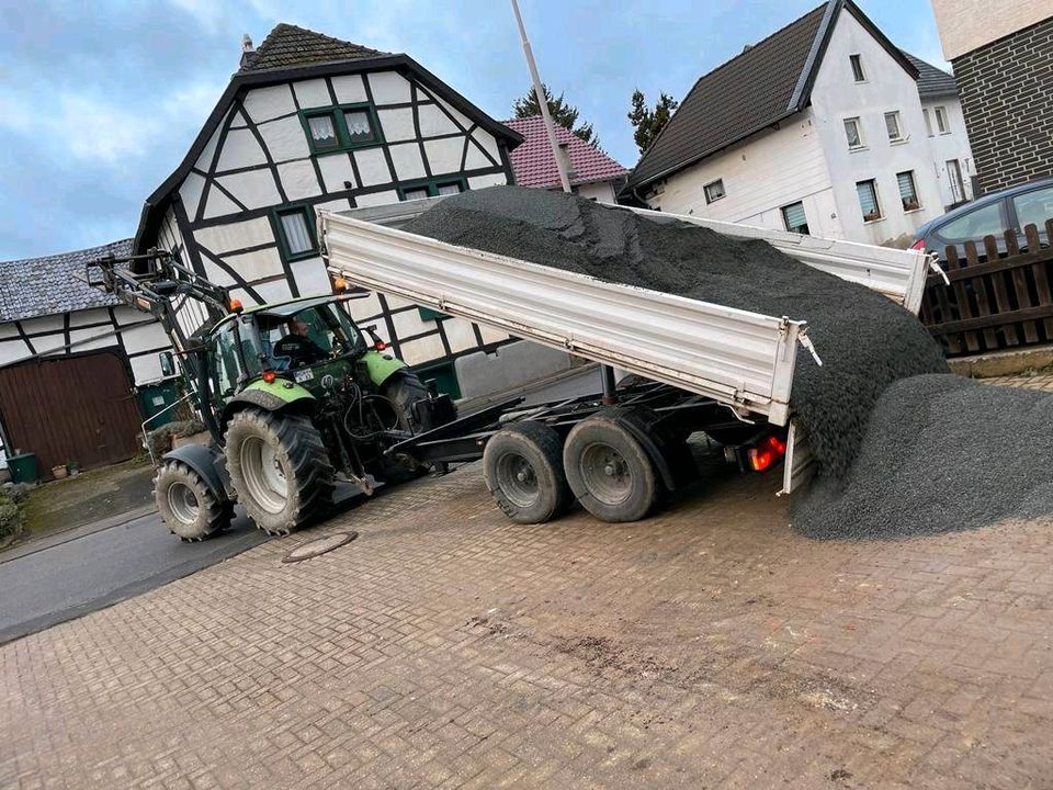 Schlepper mit Fahrer zu vermieten auch für Karneval in Nideggen / Düren