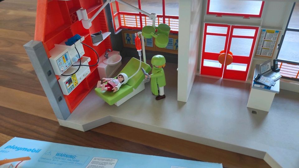 Playmobil 6657 Kinderklinik mit Einrichtung + Anleitung in Lörrach