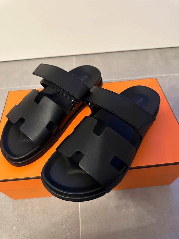 Hermes Chypre Sandalen Gr. 40 Schwarz Neu in Mannheim