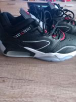 Nike Sneaker Sportschuhe Herren 44,5 in schwarz Niedersachsen - Löningen Vorschau