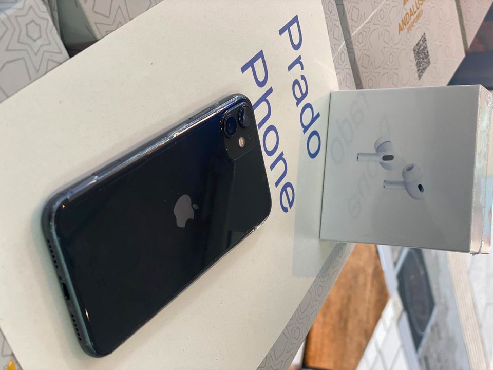 Iphone 11 64 GB mit Airpods Pro in Krefeld
