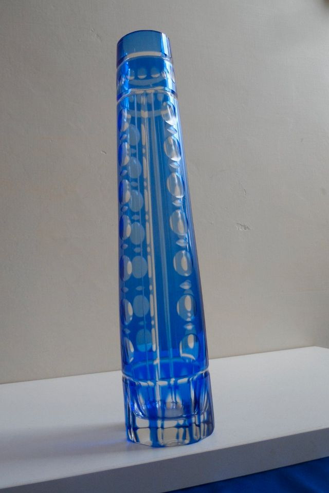 Kristall Glas Vase Blauer Überfang Handschliff 50/60er 26 cm. in Berlin