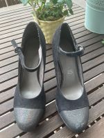 Tamaris Pumps Leder Schuhe High heels Gr. 36 Absatz 10 cm 50 Euro Nordrhein-Westfalen - Xanten Vorschau