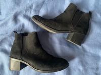 C&A Stiefel Stiefeletten Boots Damenschuhe Blockabsatz Winterboot Frankfurt am Main - Sachsenhausen Vorschau