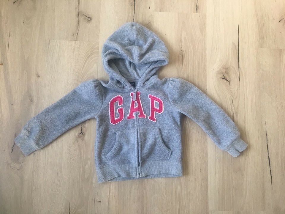 GAP Kuscheljacke Gr. 86/92 Hoodie- Jacke grau pink in Aerzen