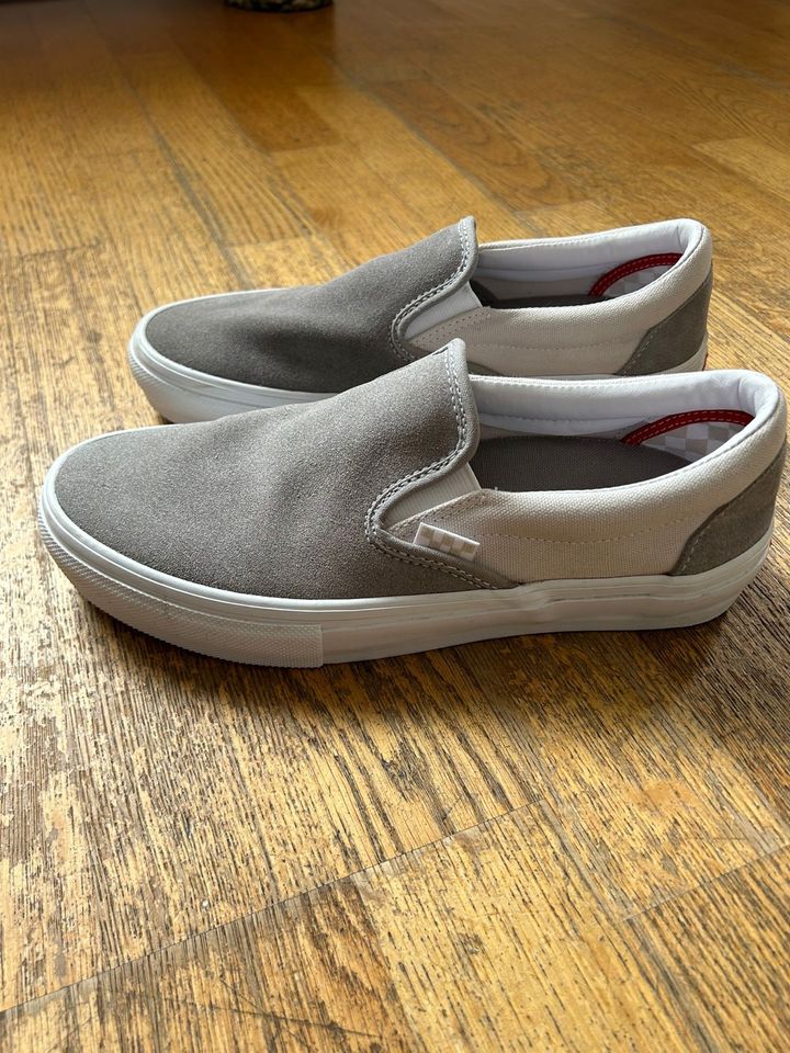 Vans Slip on grau Wildleder 40.5 in Düsseldorf