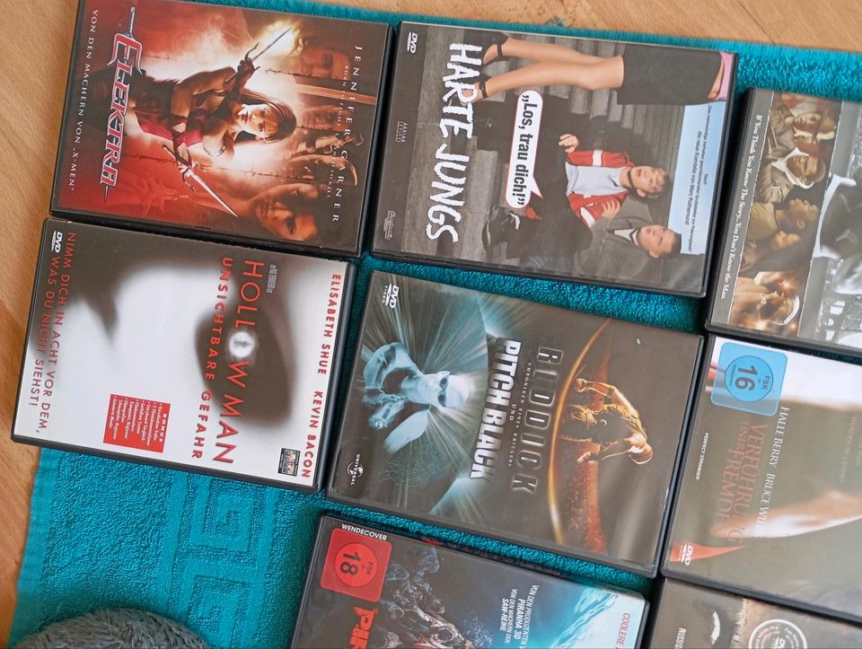 22 DVDs mit verschiedenen Filmen wie Konvult, Die Tür, Panic Room in Bamberg