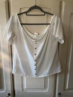 H&M geripptes T-Shirt Shirt mit Knöpfen Oberteil Sommer L/XL Hessen - Schwalmtal Vorschau