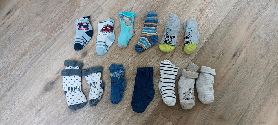 Socken Größe 15-18 (entspricht ca. Kleidergröße 62-74) in Waghäusel