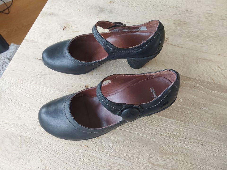 Schuhe von Camper in Kölln-Reisiek