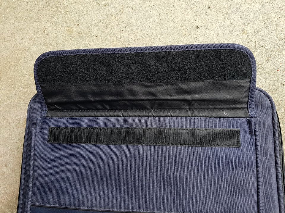 Targus Notebook Umhänge Tasche – marine Blau für 14 – 17Zoll in Lauf a.d. Pegnitz