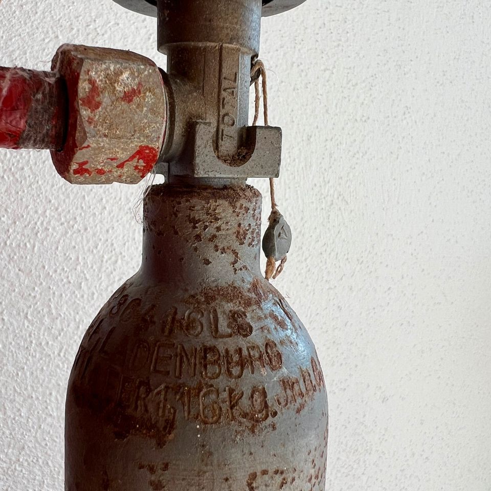 73 Jahre alter Feuerlöschler - Sammlerstück in Waldshut-Tiengen