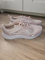 Nike Downshifter 12 Laufschuh  Sneaker Hallenschuhe neuwertig Nordrhein-Westfalen - Rheinberg Vorschau