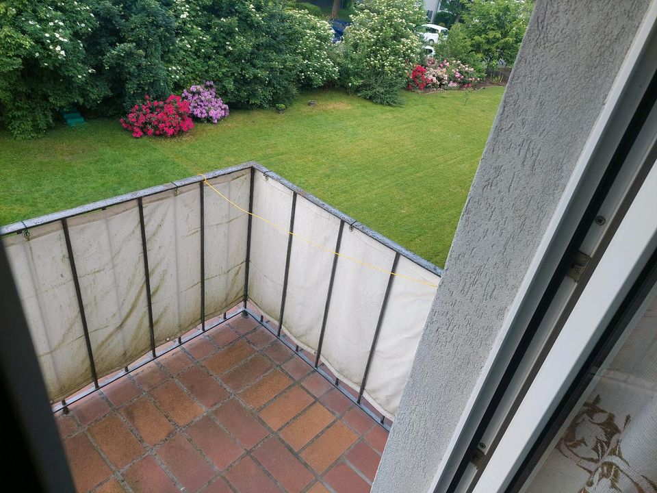 Wickrath 3Zimmer KDB Südbalkon Laminat Buche in Mönchengladbach