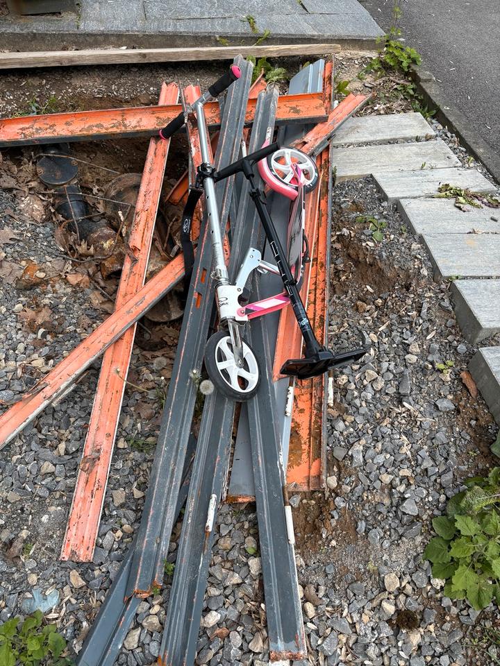 Schrott zur selbstabholung in BadenWürttemberg Sindelfingen Zu