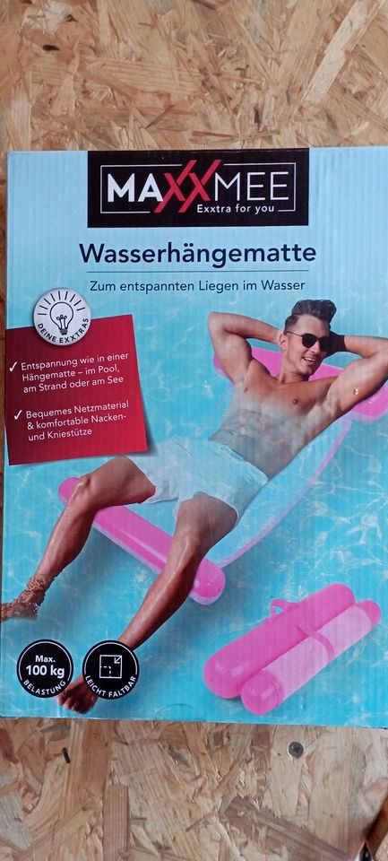 Wasserhängematte in rosa und blau in Augsburg