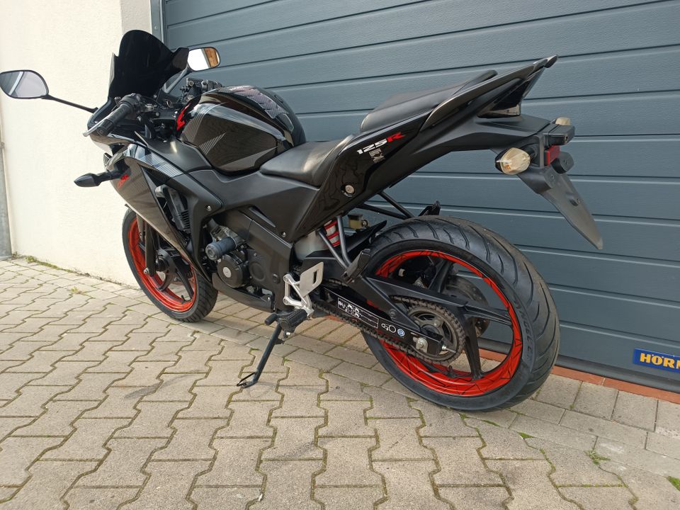 Honda CBR 125 R **wenig Kilometer** in Bramsche