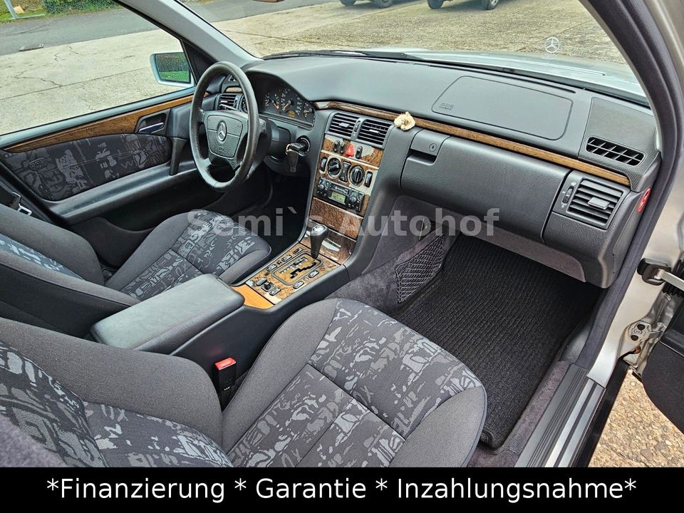 Mercedes-Benz E 240 Avantgarde*S-Dach*Klima*Rostfrei*Tüv Neu* in Mönchengladbach