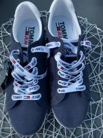 Original NEU  Tommy Hilfiger Sneaker mit Etikett Nordrhein-Westfalen - Bergneustadt Vorschau