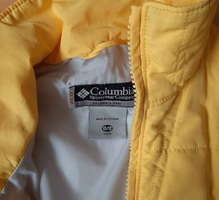 Columbia Jacke gelb 140 in Achim