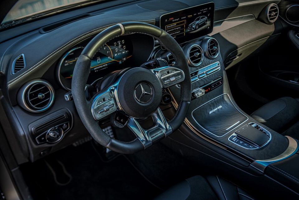 Mercedes-Benz GLC 63 S AMG Coupé 2021 mieten Berlin SUV Sportwagen Hochzeitsauto in Berlin