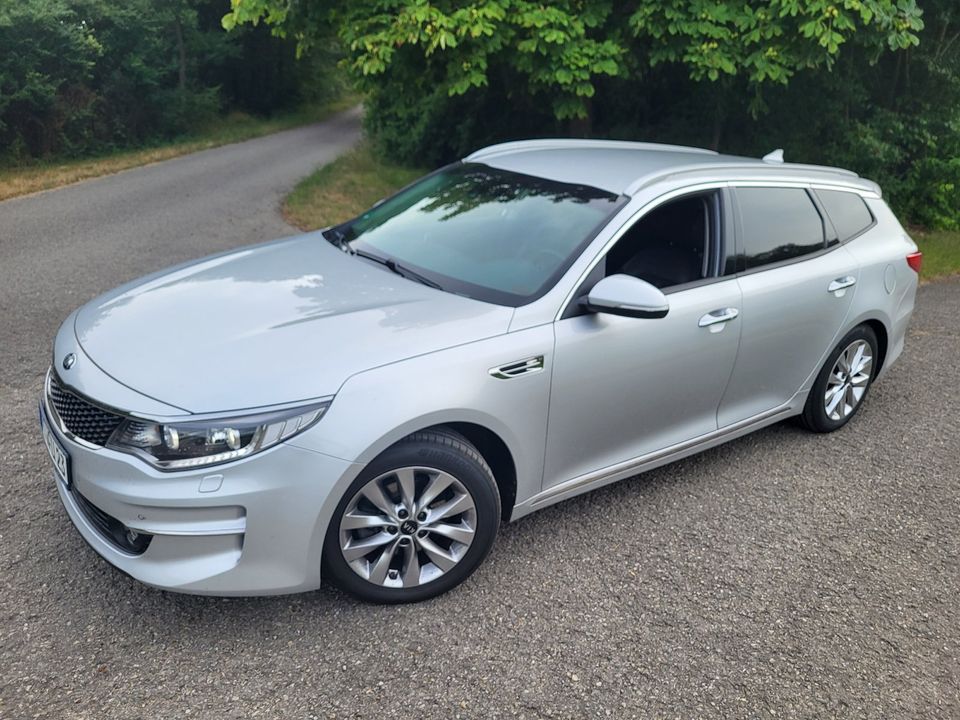 Kia Optima Garantie 04/25 + Getriebe NEU + 8 Fach bereift in Zittau