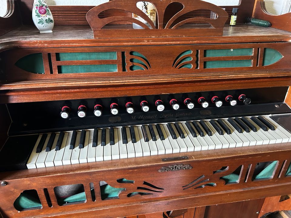 Harmonium von 1906 / Klavier/Orgel in Albachten