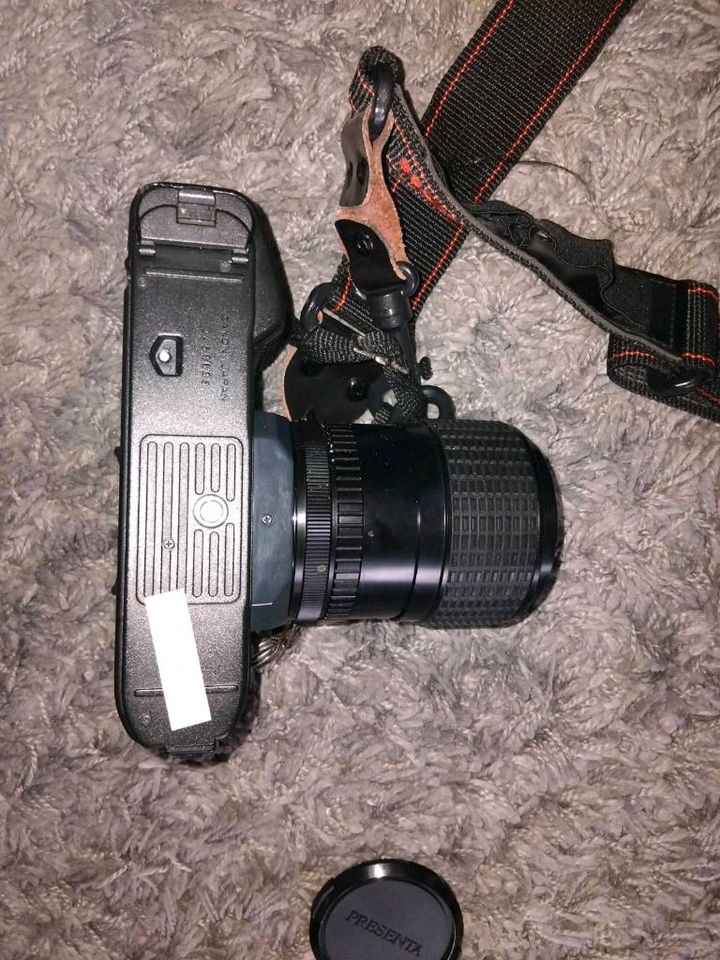 Canon T50 Kamera mit Zubehör in Willingen (Upland)