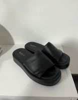 Sandalen Slipper Pantoletten schwarz Gr. 39 Lederoptik Leger Bayern - Waldmünchen Vorschau