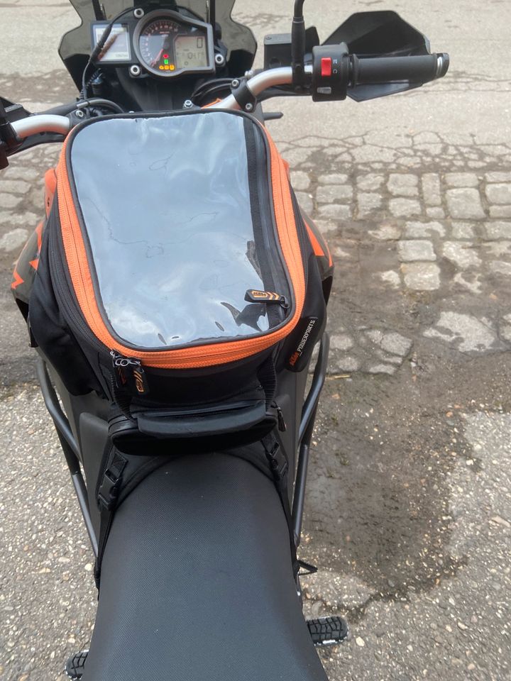 KTM 1090 Adventure in Neckartenzlingen