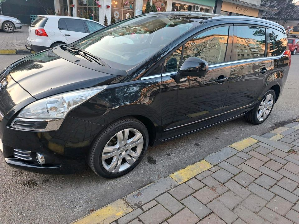 Peugeot 5008 in Kassel