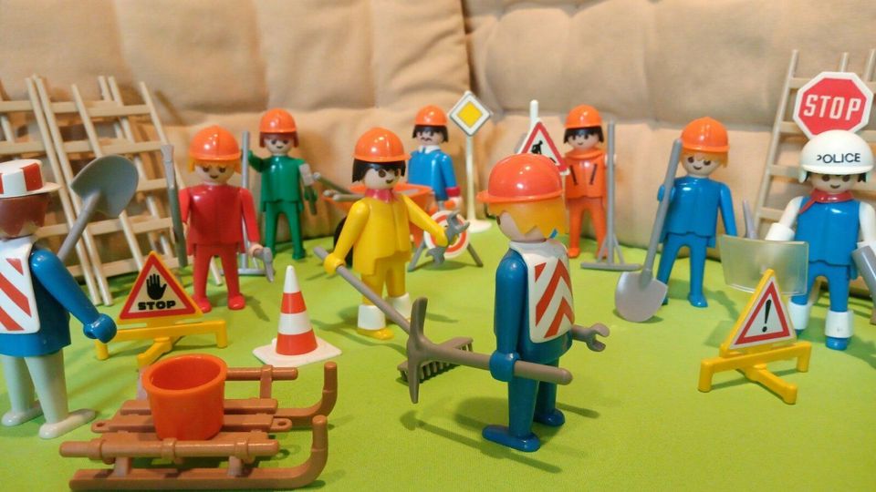 Playmobil Bauarbeiter mit Schubkarre und Zubehör 70er Jahre Retro in Ismaning