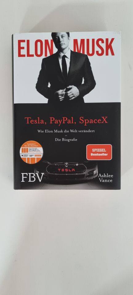 Tesla, PayPal, Space X von Elon Musk in Freiburg im Breisgau