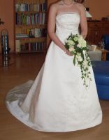 Champagnerfarbenes Brautkleid Hochzeitskleid mit langer Schleppe Hessen - Habichtswald Vorschau