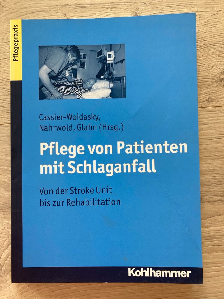 Pflege von Patienten mit Schlaganfall Kohlhammer in Höxter