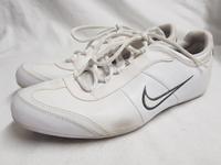 NIKE Damenschuhe / Sneaker Größe 42 Nordrhein-Westfalen - Vlotho Vorschau