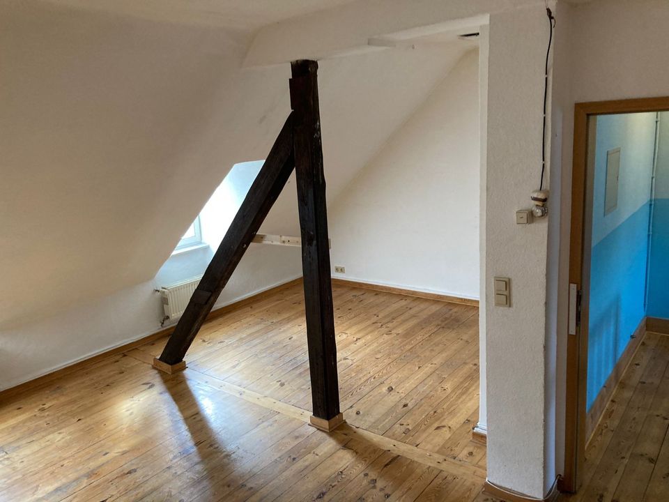 HÜBSCHE BEQUEME 2,5-Zimmer-Wohnung in sehr schönem Altbau | [HMR-O23E04] in Wiesbaden