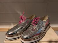 Silberfarbener Damenschuh Düsseldorf - Garath Vorschau