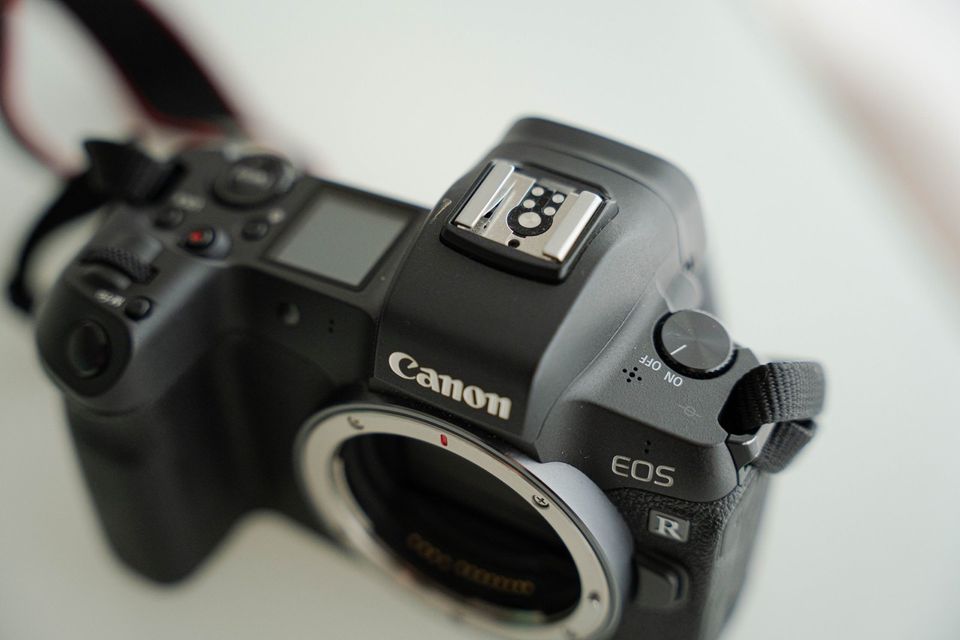 Canon EOS R  Body spiegellose System-Kamera Vollformat-Sensor in Offenburg