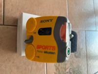 Vintage Sony Walkman Sport  mit SRF-88, Arm Strap Düsseldorf - Friedrichstadt Vorschau