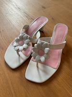 Y2K Tamaris Sandalen 40 weiß rosa 2000er Niedersachsen - Schwarmstedt Vorschau